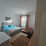 Spacious House With A Big Garden And Fire Pit * 地拉那
