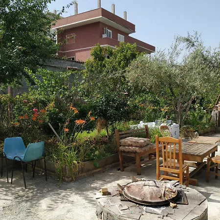 Spacious House With A Big Garden And Fire Pit Semesterbostad Tirana