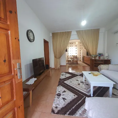 Nyaraló Spacious House With A Big Garden And Fire Pit
