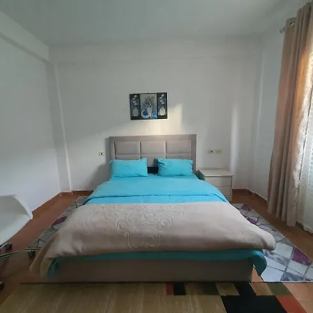 בית נופש Spacious House With A Big Garden And Fire Pit טיראנה