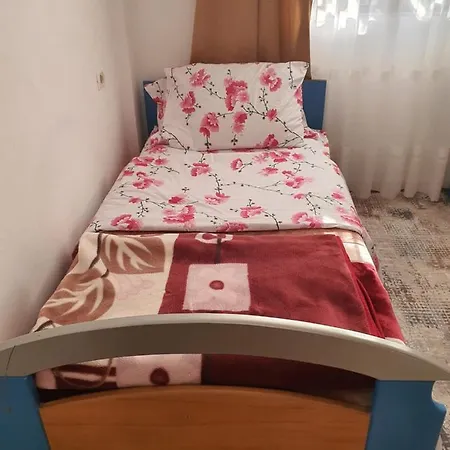 Spacious House With A Big Garden And Fire Pit * טיראנה