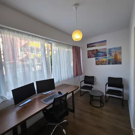 Hébergement de vacances Spacious House With A Big Garden And Fire Pit
