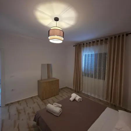 Spacious House With A Big Garden And Fire Pit Hébergement de vacances *